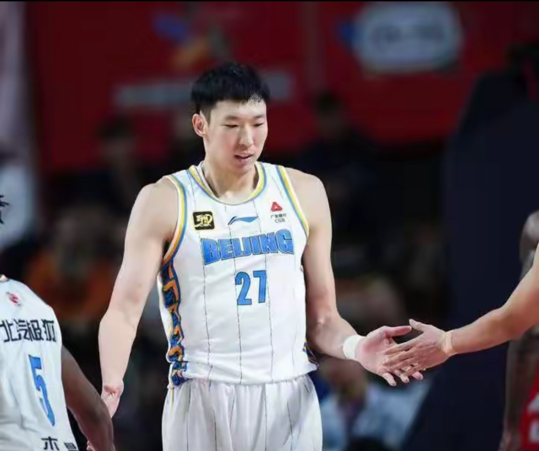 赛前北京首钢调整名单以备NBA总决赛，官宣签约环节打磨，赛场秩序良好，身体对抗强度拉满的简单介绍