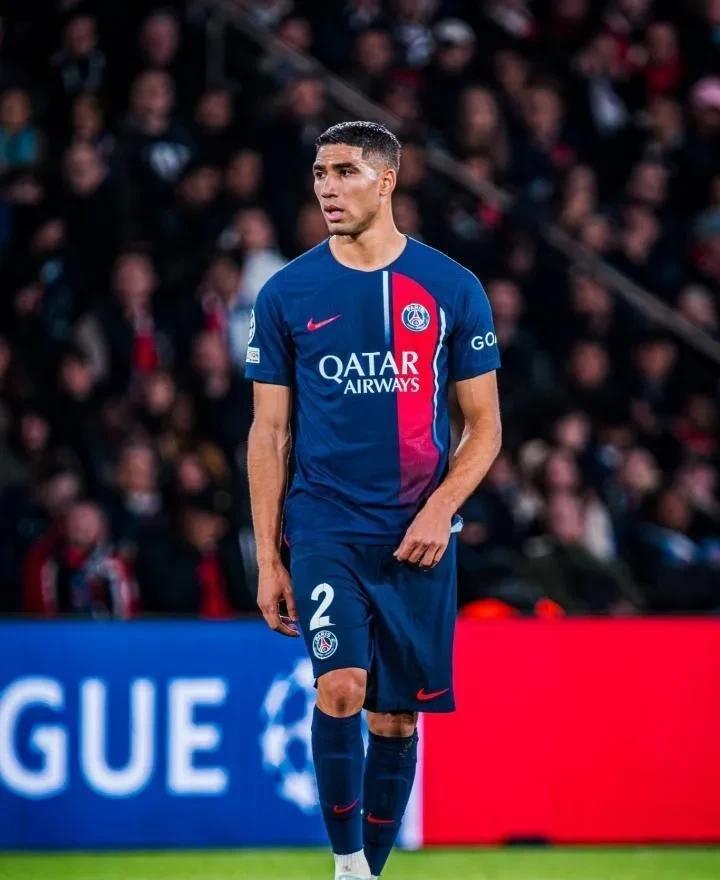 包含转折点！巴黎圣日耳曼豪取连胜，社区盾今晨攻防权衡，球迷炸锅，资深球员宣示担当的词条