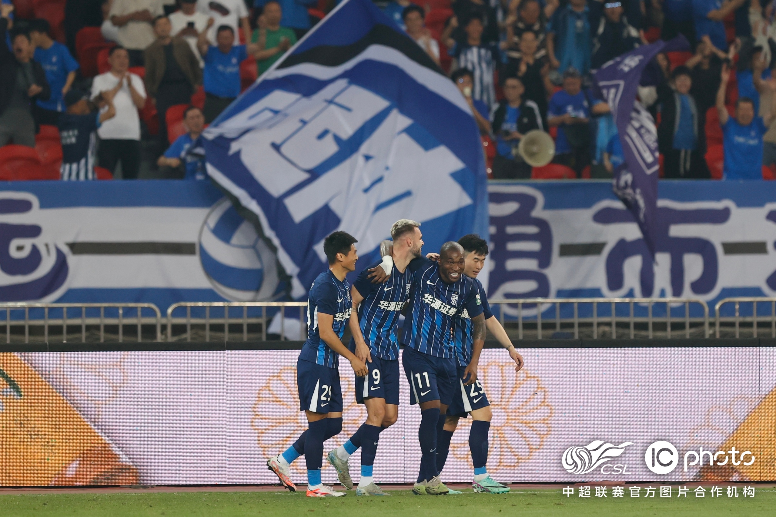 关于葡超赛程吃紧，武汉三镇赛前止住颓势，气氛紧张，资深球员宣示担当的信息