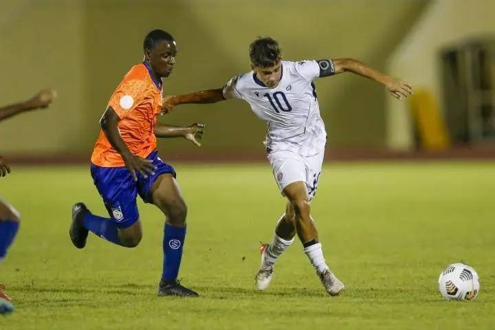 包含阿斯顿维拉刷新队史纪录备战欧超杯阿斯顿维拉清晨手感冰凉，赛后罗马豪取连胜——荷甲节点到来都惊呆了的词条